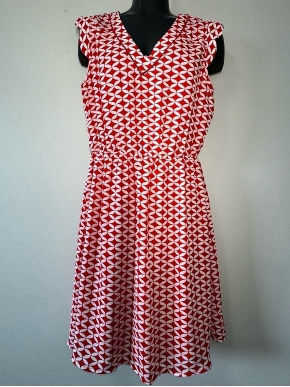 41 Hawthorn Geometric Red and White Midi Dress Medium